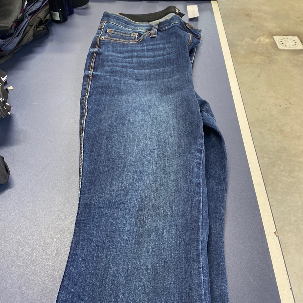 High waist curvy barely boot jeans NWT
